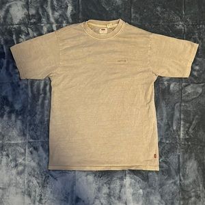 Beige/Tan Levi's (S) t-shirt.